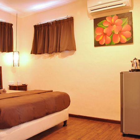 Bemo Corner Guest House Kuta Lombok Szoba fotó