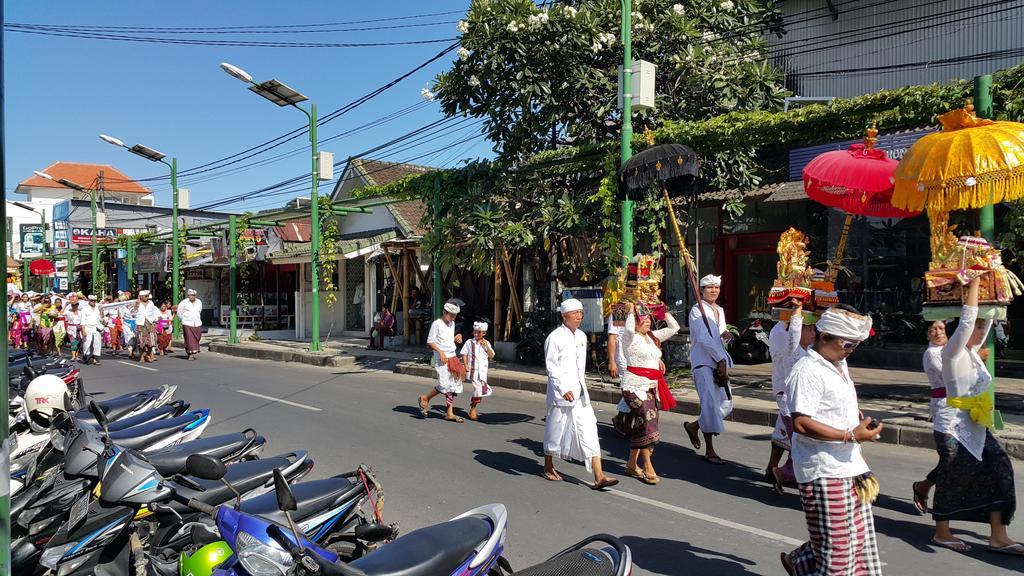Bemo Corner Guest House Kuta Lombok Kültér fotó