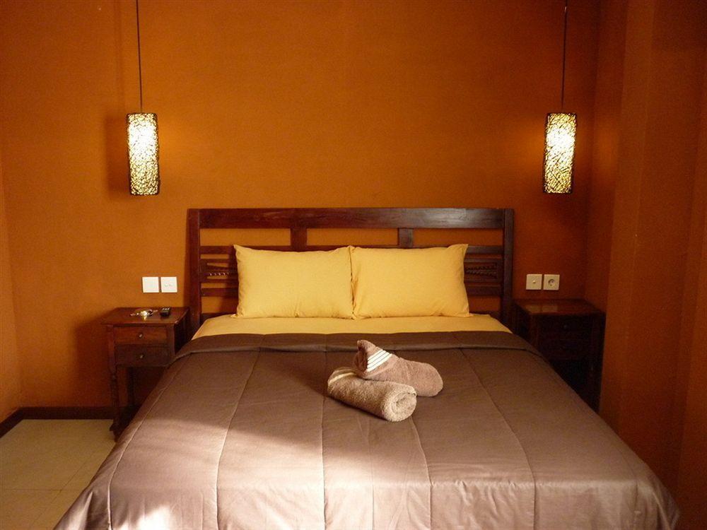 Bemo Corner Guest House Kuta Lombok Kültér fotó