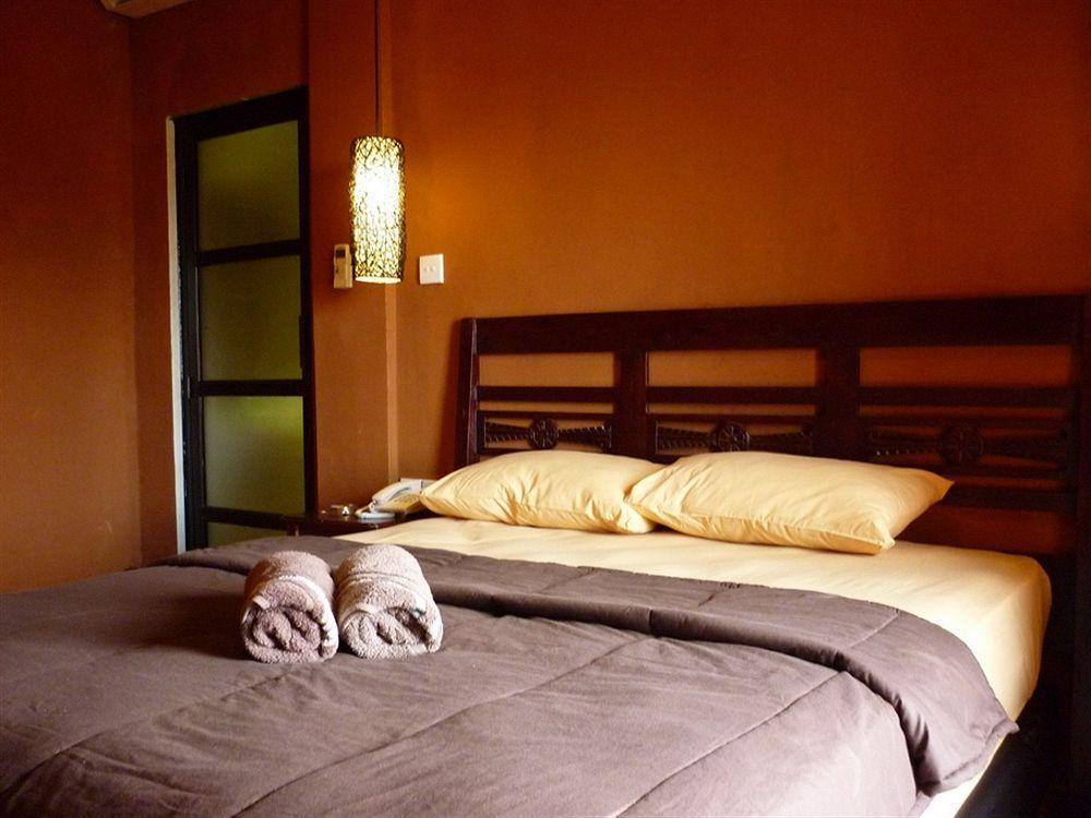 Bemo Corner Guest House Kuta Lombok Kültér fotó