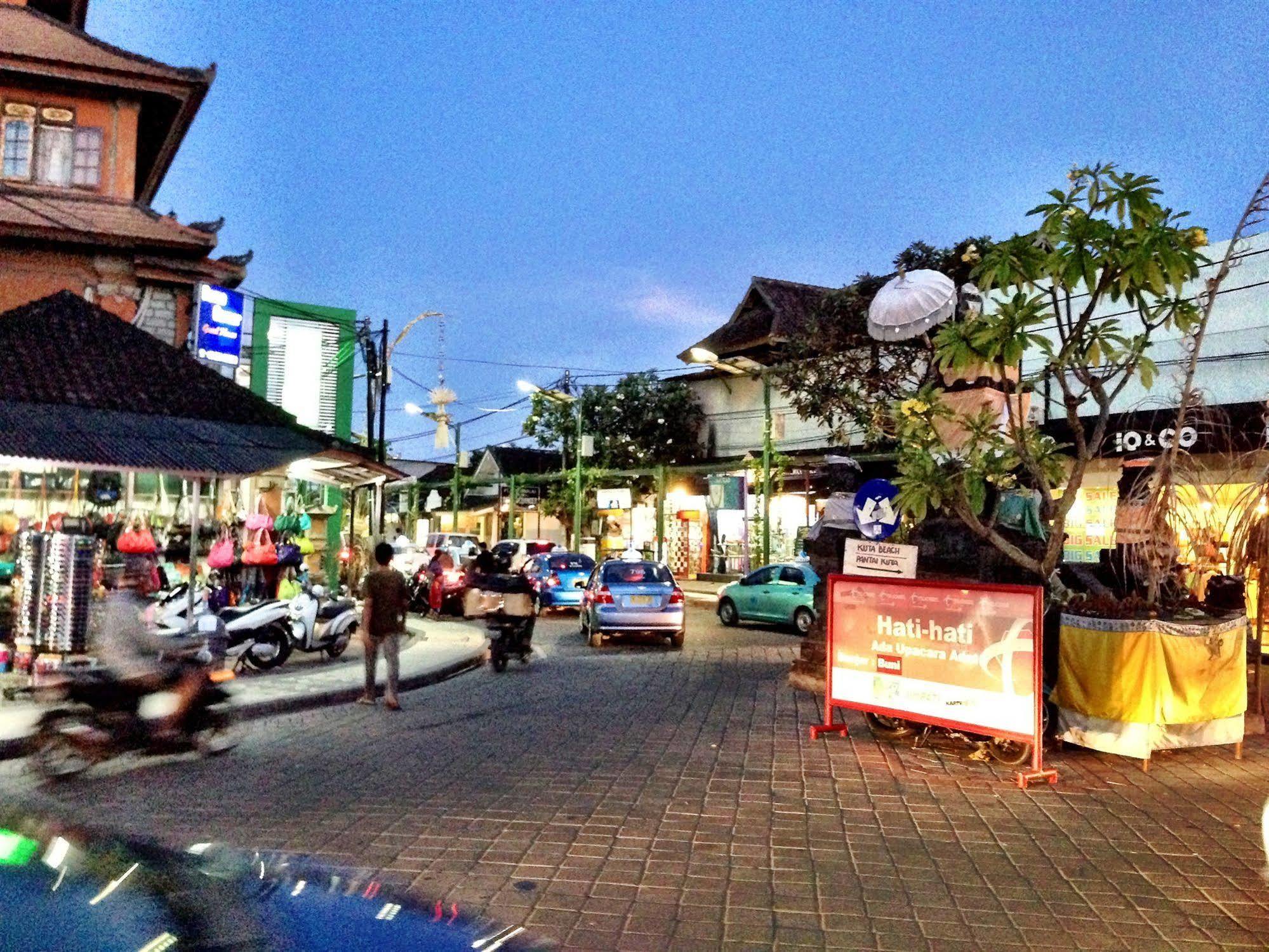 Bemo Corner Guest House Kuta Lombok Kültér fotó