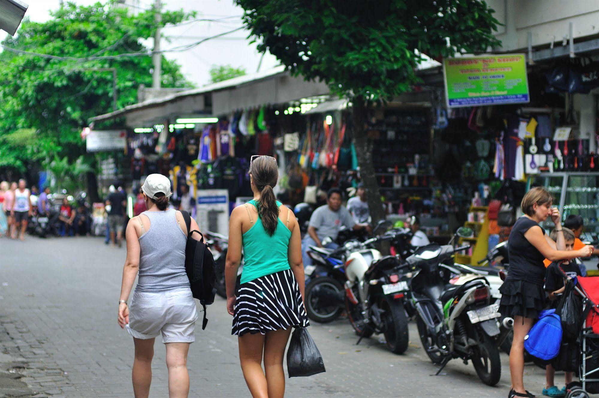 Bemo Corner Guest House Kuta Lombok Kültér fotó